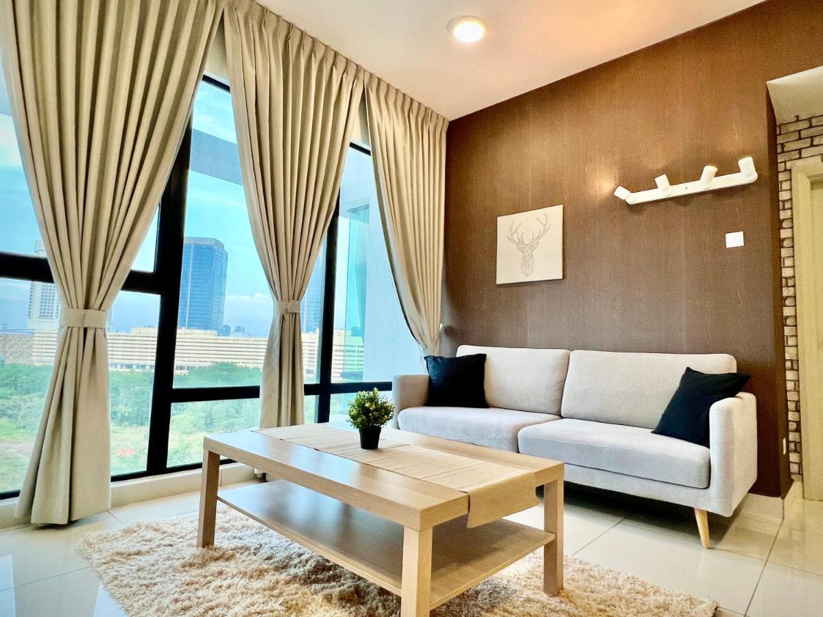 Royale Cottage Midvalley Netflix Pools 4 Pax Johor Bahru Exterior photo